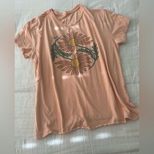 GUC Sisstr women’s surf tee in cantaloupe. Size small